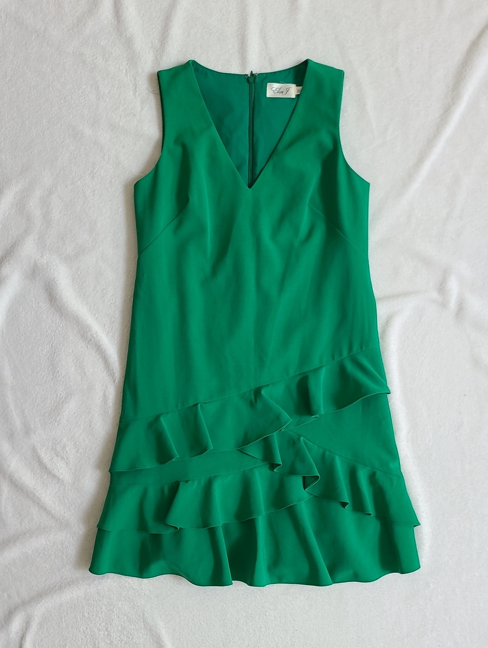 Eliza J Emerald Green Sleeveless Green Ruffle V-Neck Mini Dress Size 6 Cocktail